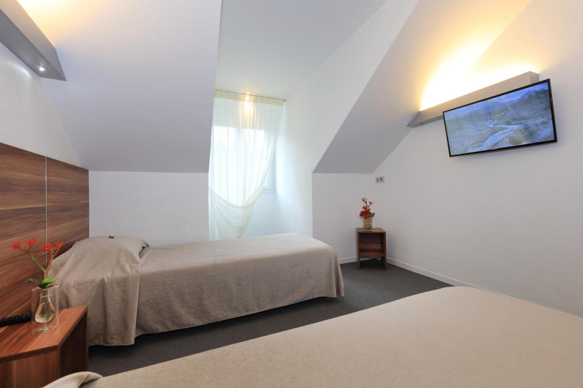 Logis Hotel Restaurant L'Europe Marvejols Ngoại thất bức ảnh